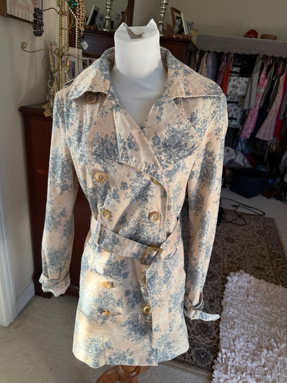 Cream & Blue Floral Double-Breasted Trench Coat
